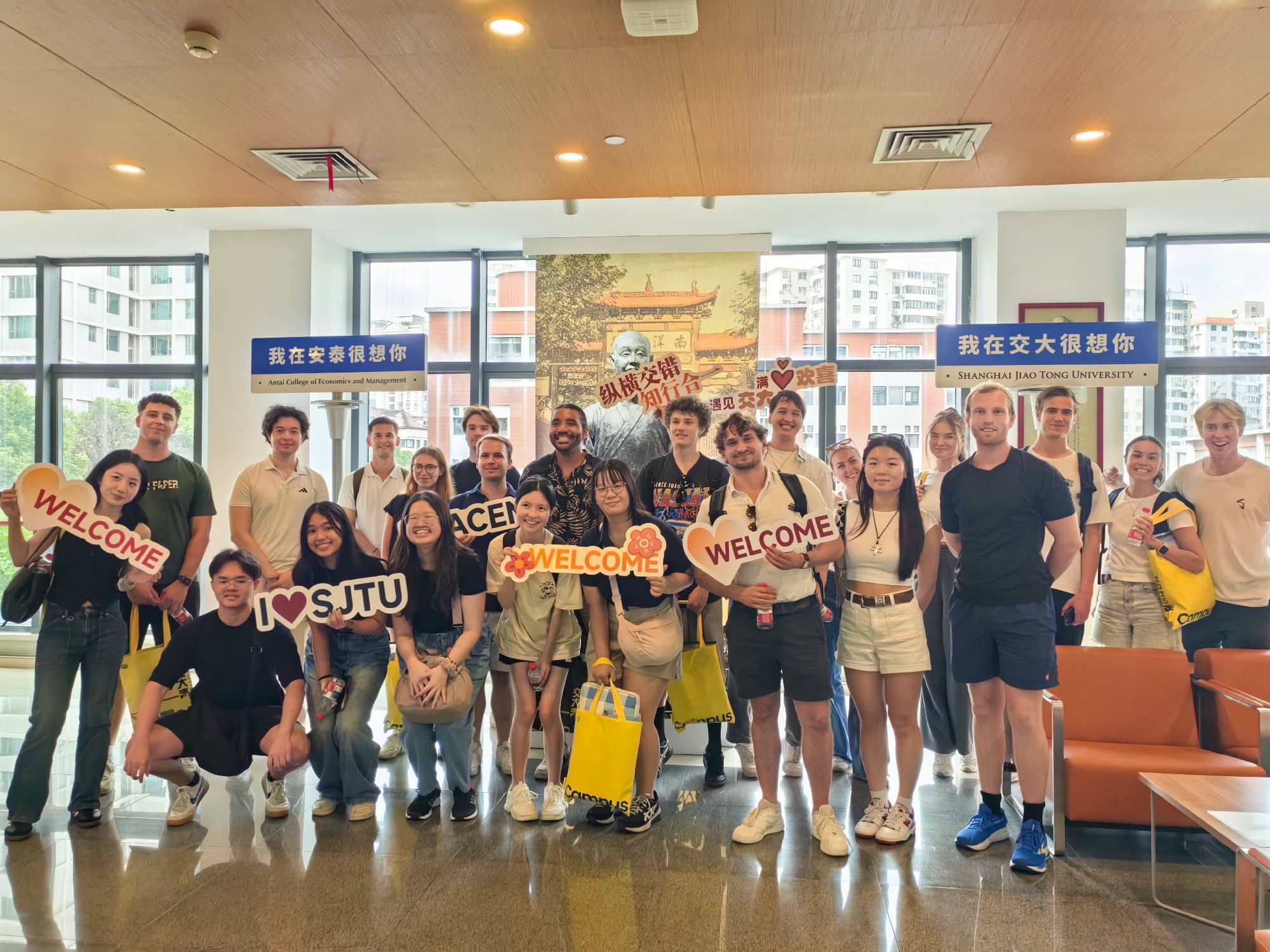 96 International Exchange Students from 26 countries Gather at Antai College for a New Learning Journey